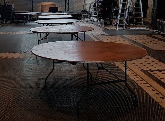 bankettische-mieten-Berlin-rund-verleih-vermietung-event-moebel-leihen-guenstig-charlottenburg-03